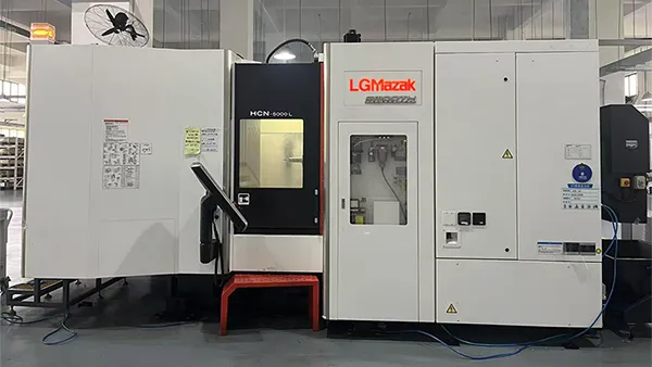 Горизонтальный многоосевой обрабатывающий центр MAZAK