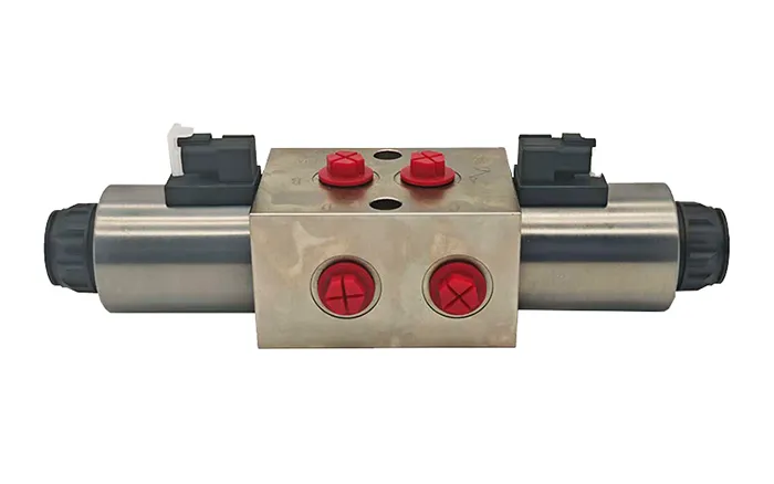 3-позиционный 6-ходовой направляющий клапан с электромагнитным управлением