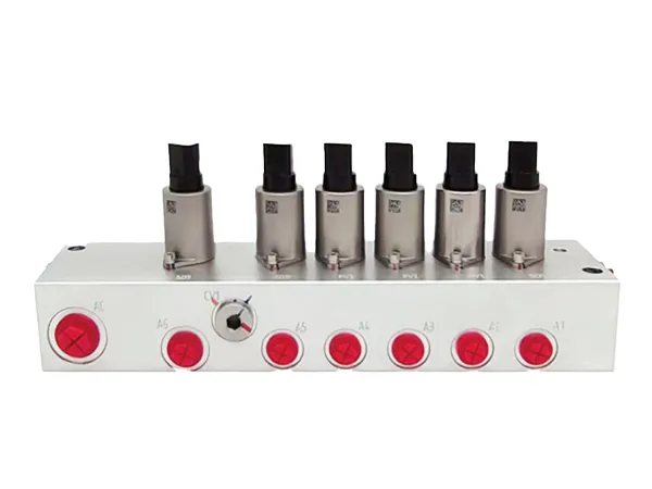 Гидрораспределительный блок с пилотным управлением (для большого экскаватора)